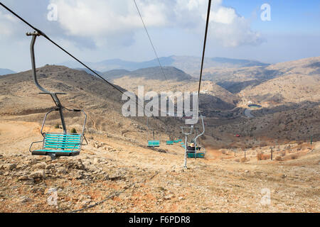 Ascenseur de ski sur le mont Hermon, sur les hauteurs du Golan. Israël. Banque D'Images