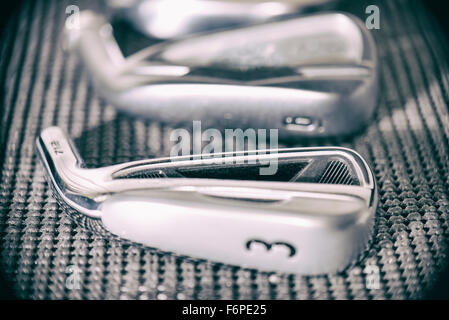 Golf Club d'un fer en détail macro tête soft focus Banque D'Images