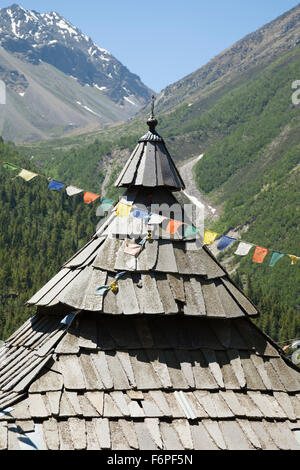 Temple bouddhiste à Chitkul le dernier village habité sur la frontière de l'Indochine l'Himachal Pradesh, Inde du Nord Banque D'Images