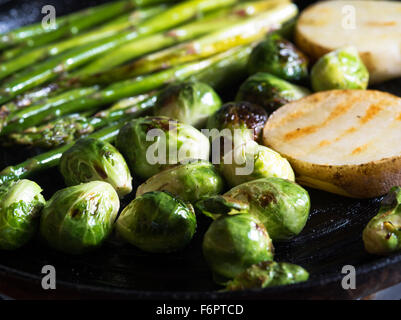 Vue rapprochée de nice des légumes frais est fried Banque D'Images