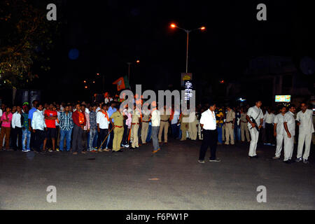 AHMEDABAD, Gujarat/INDE - 17 novembre 2015 : Road Show par CM Aurorablu Patel à Ahmedabad, Inde. Banque D'Images