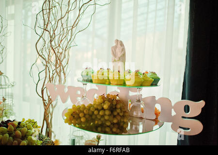Mot de mariage avec décoration de figurines senior Banque D'Images