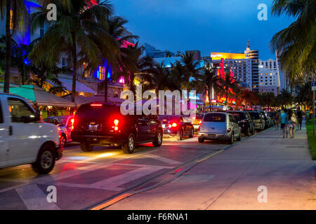 Illuminations dans quartier Art déco de Miami Beach, Banque D'Images