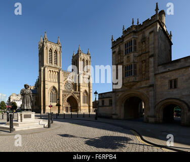 La cathédrale de Bristol sur un après-midi d'été. Banque D'Images