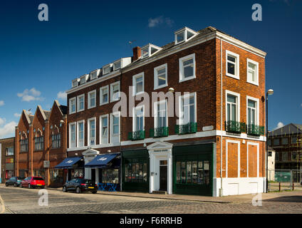 Royaume-uni, Angleterre, dans le Yorkshire, Hull, Princes Dock Road, la régénération urbaine, rénovation des bâtiments à quai Banque D'Images