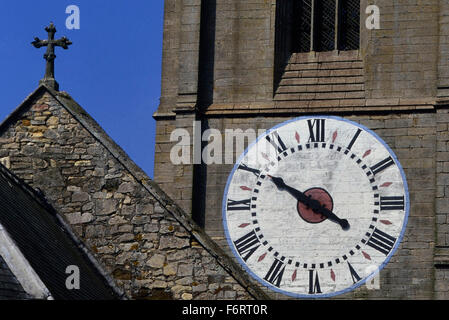 Une main d'horloge de l'église paroissiale Coningsby, St Michael's. Le Lincolnshire. L'Angleterre. UK. L'Europe Banque D'Images