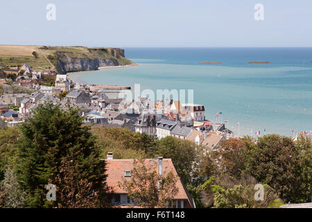 Une vue de la falaise sur Arromanches-les-Bains en Basse-Normandie Banque D'Images