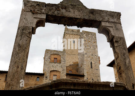 La ville médiévale de San Gimignano, Toscane, Italie. Banque D'Images