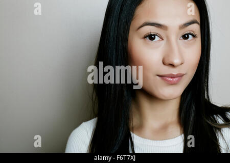 Hispanic woman smiling Banque D'Images