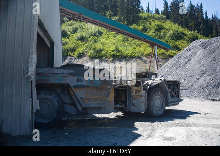 Transporteur de prendre en remblai souterrain, la mine Eskay Creek, C.-B. Banque D'Images