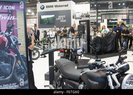 Sydney, Australie. 20 novembre, 2015. Salon de la moto de Sydney journée d'ouverture. Triumph Motorcycles comme événement de lancement de nouveaux modèles sont dévoilés à la Sydney Motorcycle Show à Homebush. Modèle : crédit10/Alamy Live News Banque D'Images