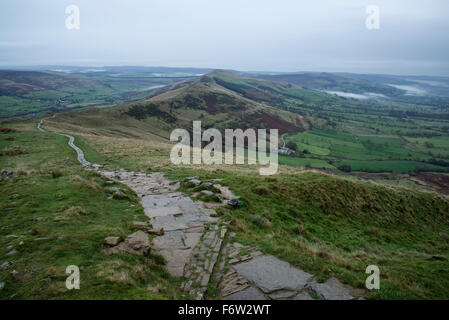 Paysage d'automne automne sur Mam Tor ridge de Peak District Banque D'Images