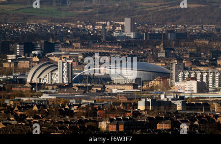 Glasgow city skyline montrant l à r ,Clyde Auditorium, Clyde Arc (Pont aux) et l'Hydro VOIR Banque D'Images