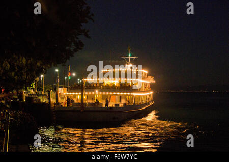 Meersburg ferry de nuit Banque D'Images