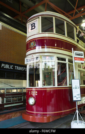 Royaume-uni, Angleterre, dans le Yorkshire, Hull, High Street, Streetlife Museum, 1909 Tramway coque 132, le 'kipperbox» Banque D'Images