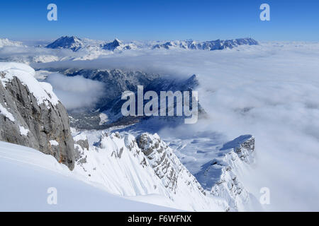 Vue depuis la mer de brouillard Birnhorn dans les vallées et Berchtesgaden, gamme, Birnhorn Leoganger gamme Coudouliere, Salzbourg, Autriche Banque D'Images