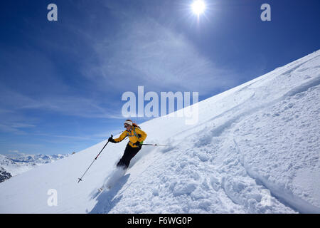 Les pistes de ski alpin, ski de l'arrière-pays Vallatscha, gamme Sesvenna, Ofenpass, Grisons, Suisse Banque D'Images