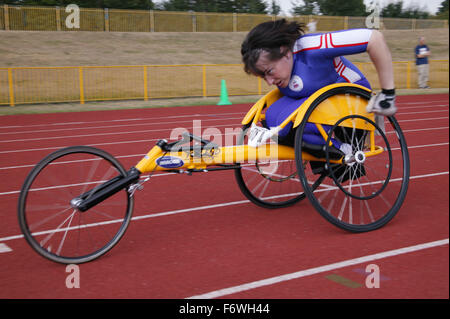 British Open Championnats mondiaux d'athlétisme 2003 jeux ; mobilité athlète participe à un événement de la voie, Banque D'Images