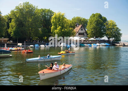 Restaurant et café en plein air sur les rives du lac de Constance, Bregenz, Vorarlberg, Autriche Banque D'Images