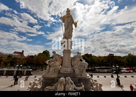 Pallas Athene Brunnen, Parlement européen, Vienne, Autriche Banque D'Images