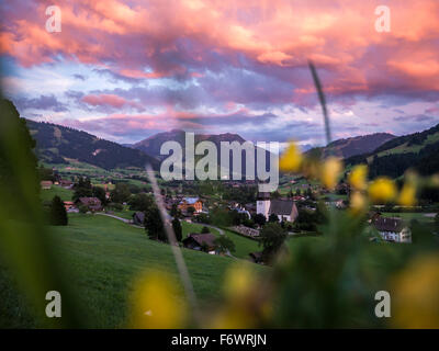 Vue de Saanen, Gstaad, Canton de Berne, Suisse Banque D'Images