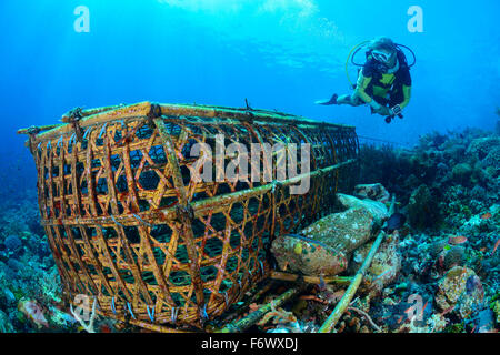 Typique pour un piège à poisson, l'Indonésie, l'archipel Alor Sawu, Pantarstrait la Mer, Océan Indien Banque D'Images