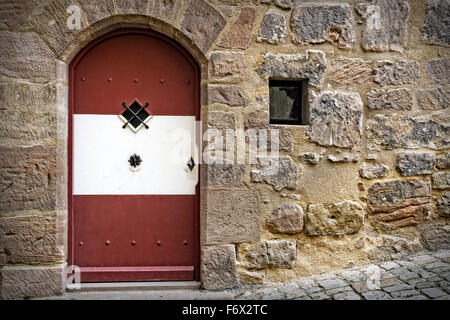 Une porte médiévale et mur au Château de Kaiserburg, Nuremberg, Allemagne Banque D'Images