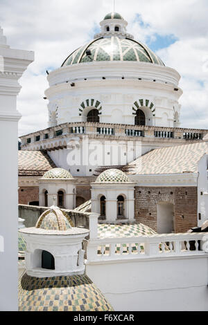 L'église de El Sagrario est situé dans le centre historique de Quito et a été construit entre le 17e et 18e siècles. Banque D'Images