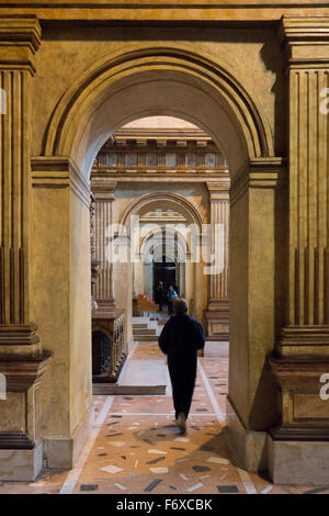 L'église de Santo Domingo est l'une des plus importantes structures religieuses à Quito. Banque D'Images