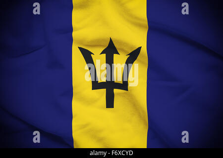 Ondulé et ridée drapeau national de la Barbade l'arrière-plan. Banque D'Images