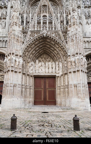 Porte de la cathédrale de Rouen vue dans le nord de la france Banque D'Images