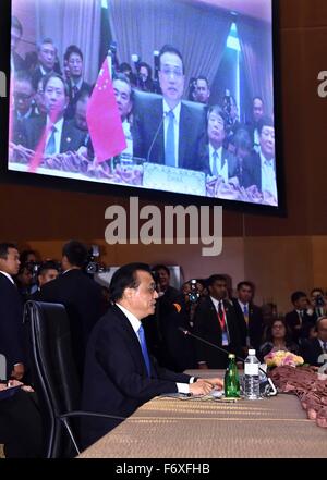 Kuala Lumpur, Malaisie. 21 Nov, 2015. Le Premier ministre chinois Li Keqiang aborde le 18e sommet Chine-ASEAN à Kuala Lumpur, Malaisie, le 21 novembre 2015. Crédit : Li Tao/Xinhua/Alamy Live News Banque D'Images