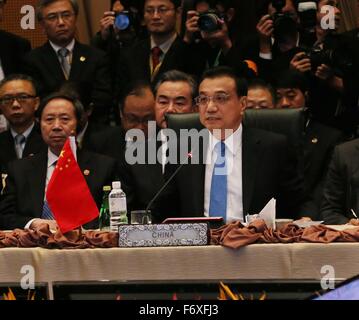 Kuala Lumpur, Malaisie. 21 Nov, 2015. Le Premier ministre chinois Li Keqiang aborde le 18e sommet Chine-ASEAN à Kuala Lumpur, Malaisie, le 21 novembre 2015. Credit : Liu Weibing/Xinhua/Alamy Live News Banque D'Images