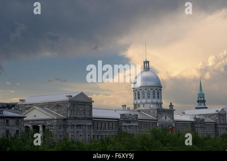 L'argent du Marché Bonsecours dans le Vieux Montréal au coucher du soleil Banque D'Images