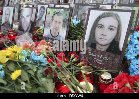 Kiev, Ukraine. 21 Nov, 2015. Le deuxième anniversaire des manifestations sur la place de l'Indépendance à Kiev : Crédit Nazar Furyk/ZUMA/Alamy Fil Live News Banque D'Images