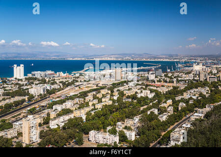 Vue aérienne du port du Stella Maris Carmel à Haïfa, en Israël, au Moyen-Orient. Banque D'Images