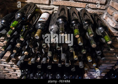 Cave à vins en Kvevri Musée du Vin de jumeaux cave à vin Wine Company, village Napareuli en Géorgie Banque D'Images