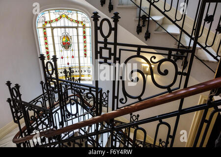 Madrid Espagne,Hispanic Chamberi­,Plaza Alonzo Martinez,Innside Madrid Genova,hôtel,escalier,marches escalier,balustrade,fer forgé,Spain150704042 Banque D'Images