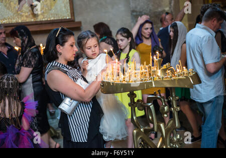 À l'intérieur de l'Église orthodoxe géorgienne (Svetitskhoveli vivant pilier) dans la cathédrale historique de l'UNESCO Ville de Mtskheta (Géorgie) Banque D'Images