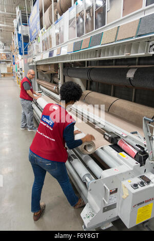 L'achat en magasin de tapis Lowe's Brooklyn NYC Banque D'Images
