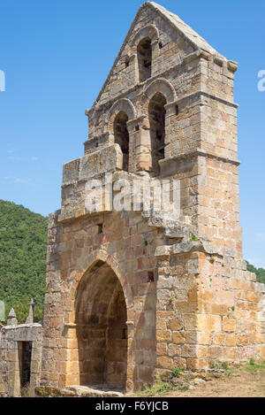 Ruines de l'église romane (XIIIE siècle), Aldea de Ebro, Merindad de Campoo, Cantabrie, au nord de l'Espagne Banque D'Images