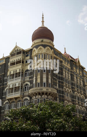 MUMBAI, INDE - Le 9 octobre 2015 : Taj Mahal Palace Hotel à Mumbai, Inde. Cet hôtel cinq étoiles est ouverte à 1903 et ont 560 r Banque D'Images