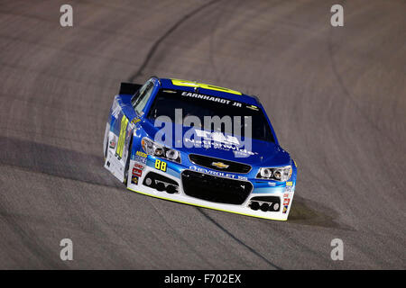 Homestead, Floride, USA. 20 Nov, 2015. Homestead, Floride - 20 novembre 2015 : Dale Earnhardt Jr. (88) pratiques pour la Chevrolet Volt 2011 400 à Homestead Miami Speedway à Homestead, FL. © csm/Alamy Live News Banque D'Images