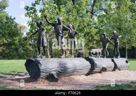 Le mimétisme, sculpture en bronze par W. Stanley Proctor, à Maymont Park, Richmond, Virginia, USA Banque D'Images