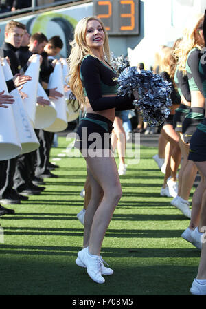 Autzen Stadium, Eugene, OR, USA. 21 Nov, 2015. Une cheerleader Oregon divertit la foule lors de la NCAA football match entre les canards et les USC Trojans à Autzen Stadium, Eugene, OR. Larry C. Lawson/CSM/Alamy Live News Banque D'Images