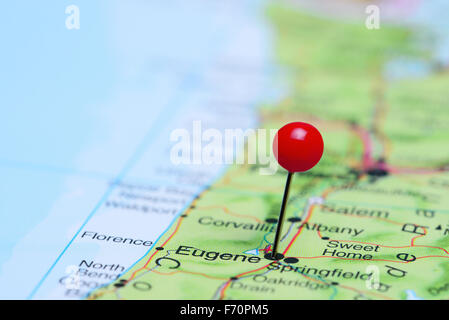 Eugene coincé sur une carte de France Banque D'Images