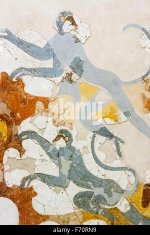 Santorin, Théra. Musée de la Théra préhistorique, fragment de peinture murale minoenne montrant les babouins de l'Akrotiri ville en ruines. Banque D'Images