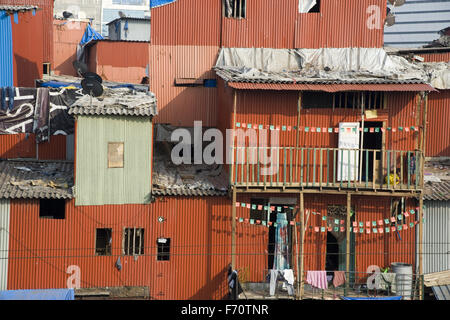 Maisons en feuilles de taudis, bandra, mumbai, maharashtra, inde, asie Banque D'Images