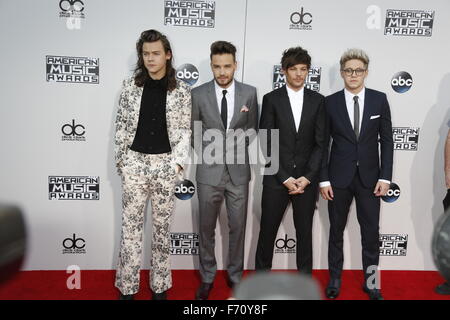 Los Angeles, Californie, USA. 22 Nov, 2015. Louis Tomlinson (l-r), Liam Payne, Niall Horan et Harry Styles de One Direction assister à la 2015 American Music Awards, CMSA, chez Microsoft Theatre de Los Angeles, USA, le 22 novembre 2015. Dpa : Crédit photo alliance/Alamy Live News Banque D'Images