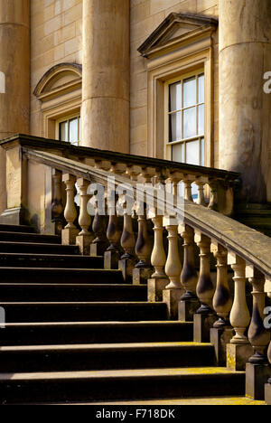 Escalier de pierre à Nostell Prieuré une maison palladienne près de Wakefield West Yorkshire Angleterre UK construit 1733 pour la famille Winn Banque D'Images